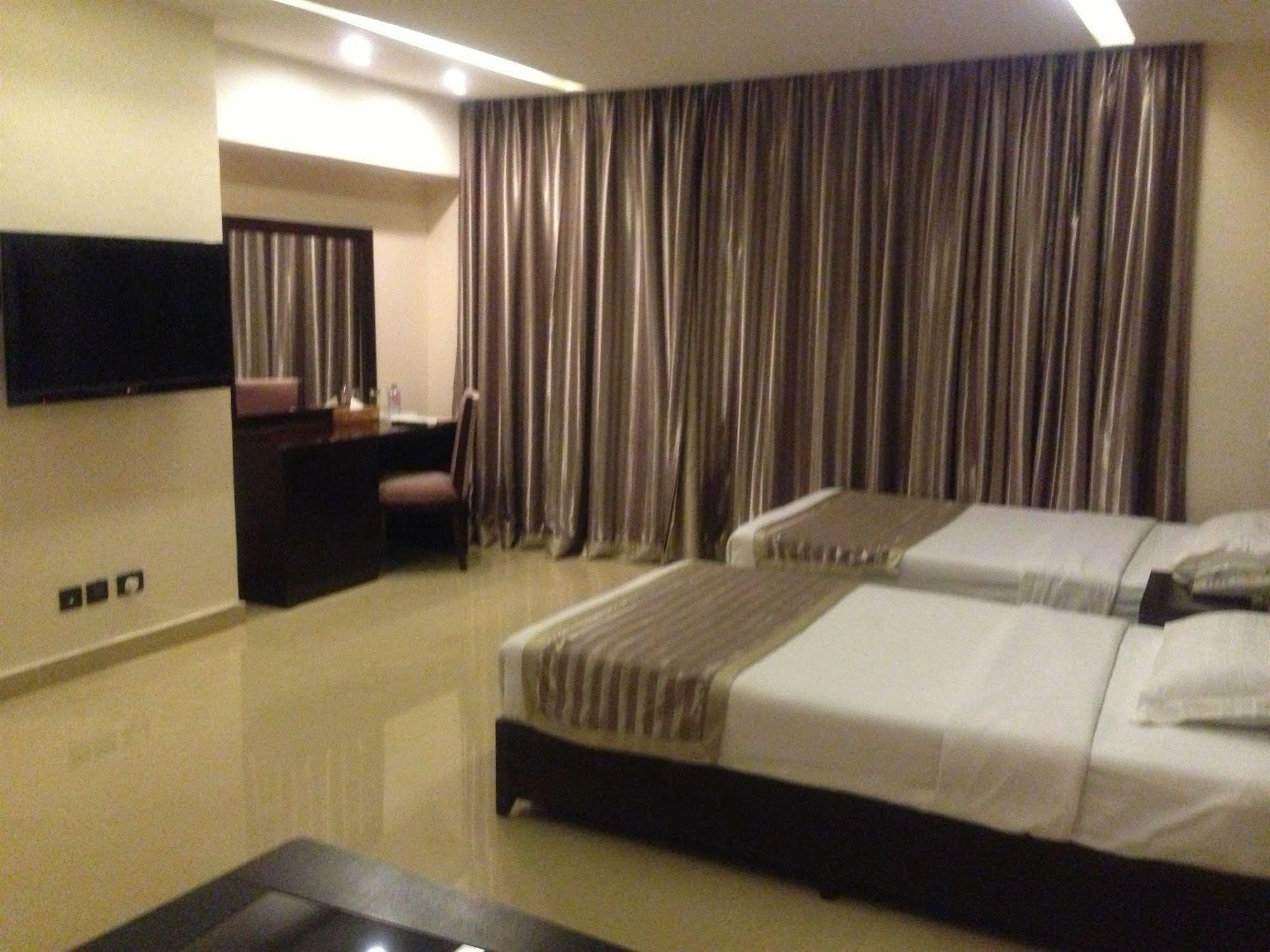 Noble House Hotel Kumasi Eksteriør billede